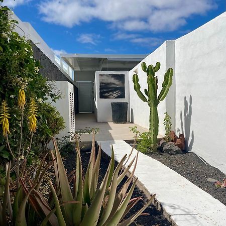 Loft La Cueva De Los Pajaros Apartment Playa Blanca  Exterior photo