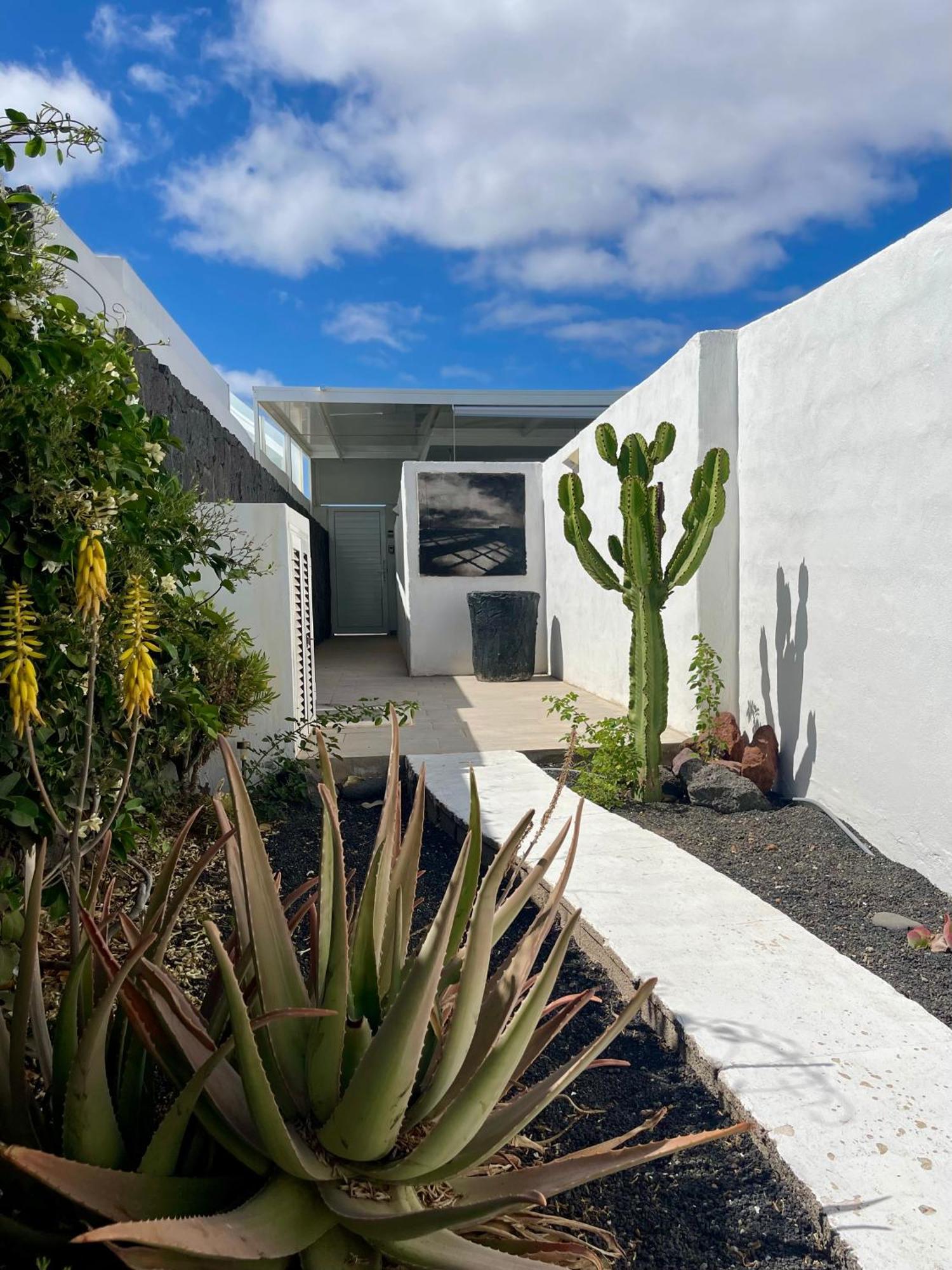 Loft La Cueva De Los Pajaros Apartment Playa Blanca  Exterior photo