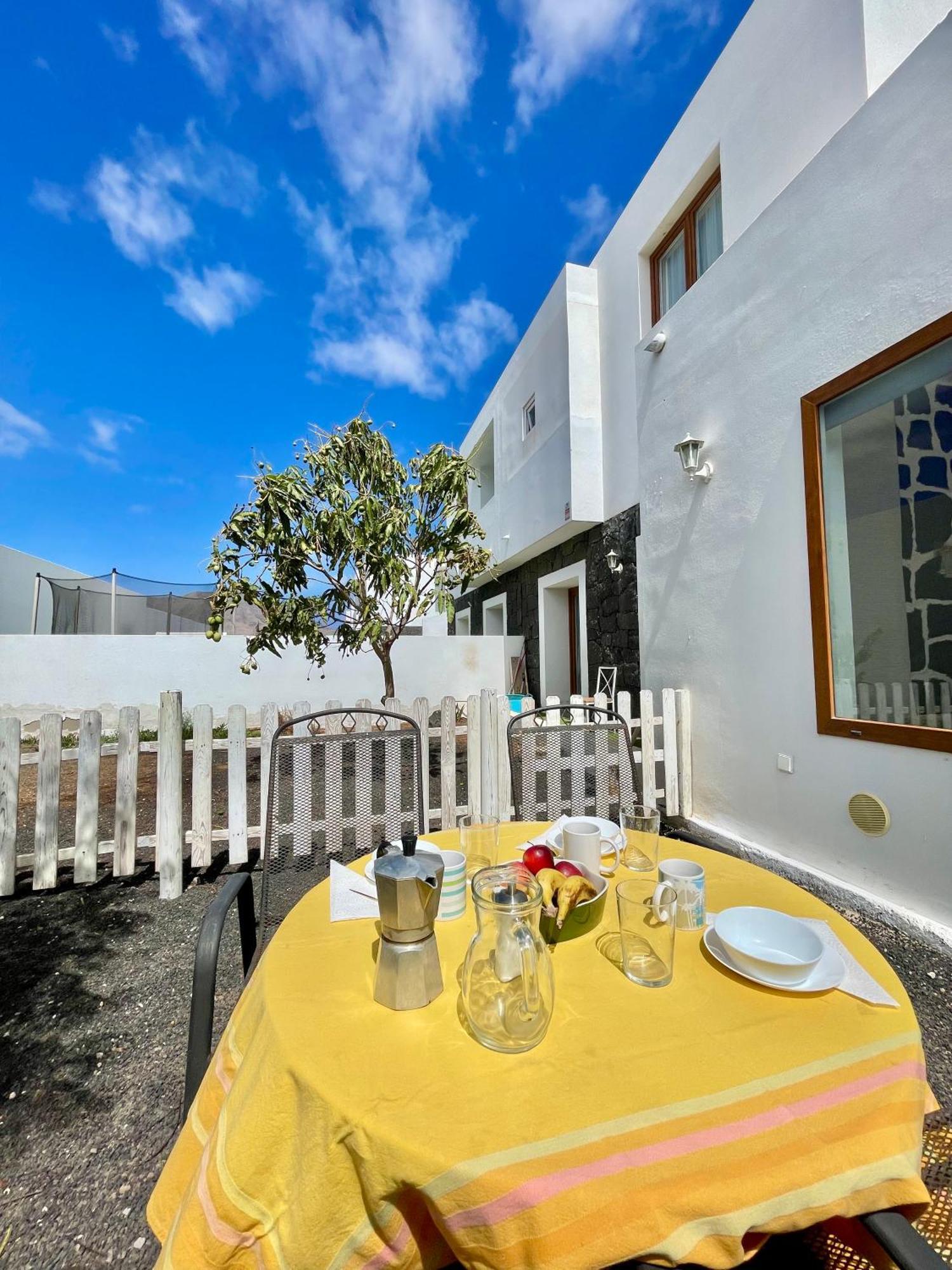 Loft La Cueva De Los Pajaros Apartment Playa Blanca  Exterior photo